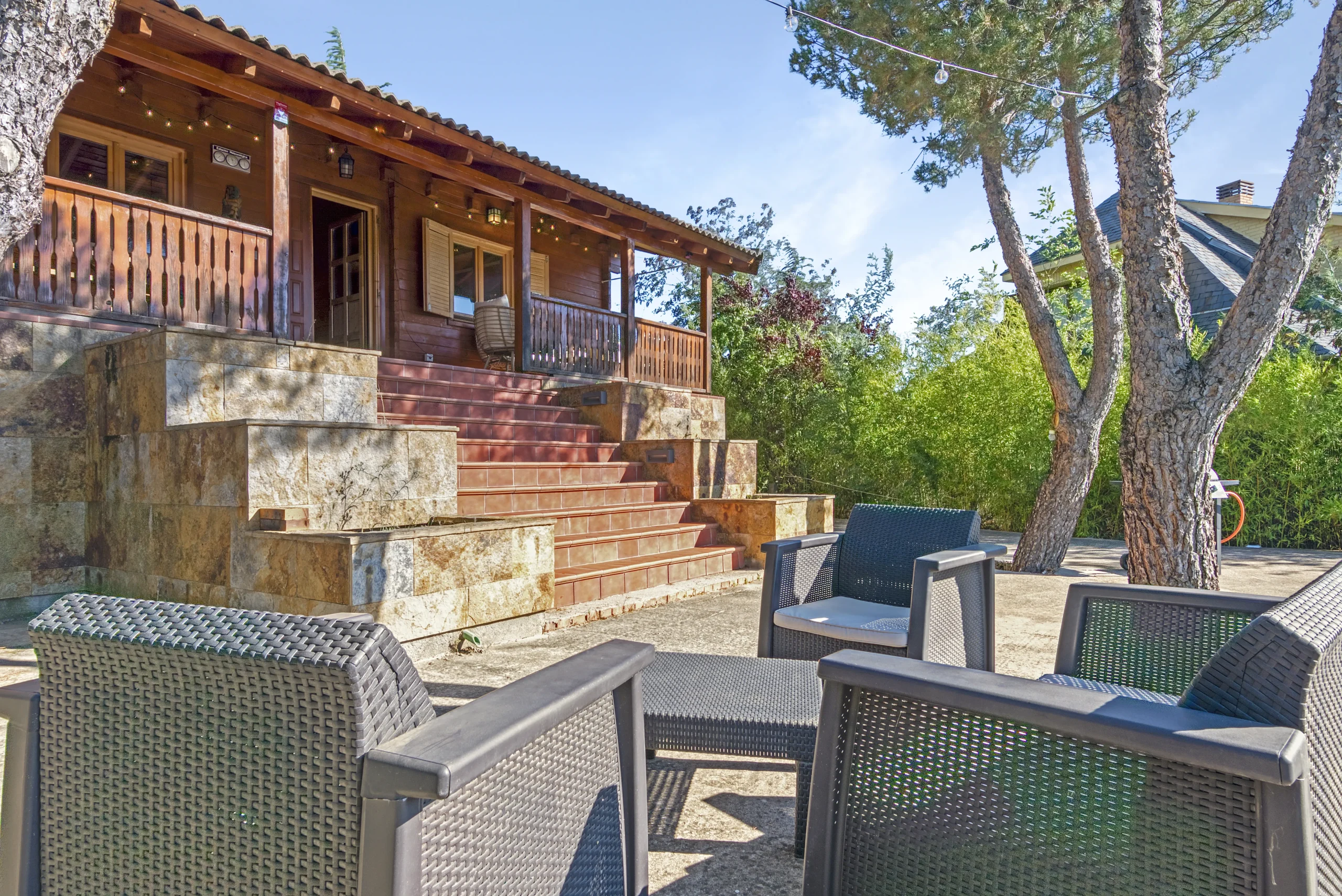 Cabaña rural con chimenea y piscina privada en la sierra de Madrid