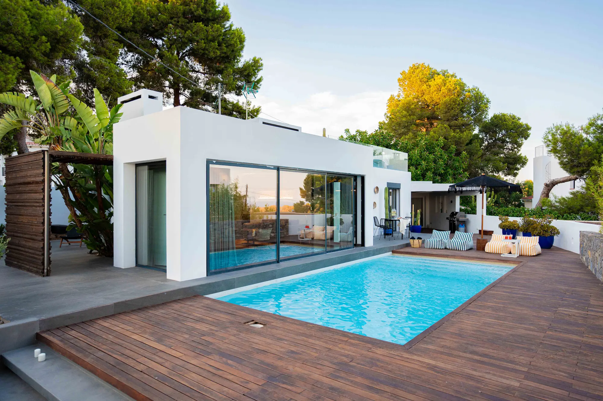 Villa moderna de lujo con vistas al mar en la Costa Blanca, Benissa — diseño contemporáneo y piscina privada